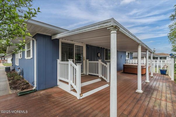 Exterior, Hot Tub