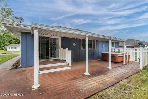 Exterior, Hot Tub