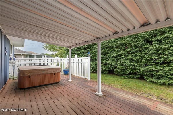 Exterior, Hot Tub