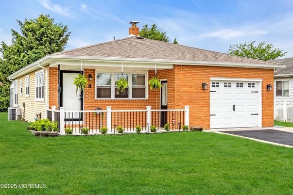 Attached, Exterior, Facade, Brick Facade, Ranch