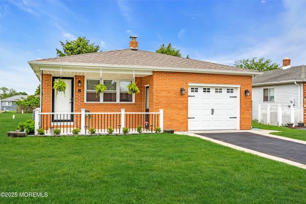 Attached, Exterior, Facade, Brick Facade, Ranch
