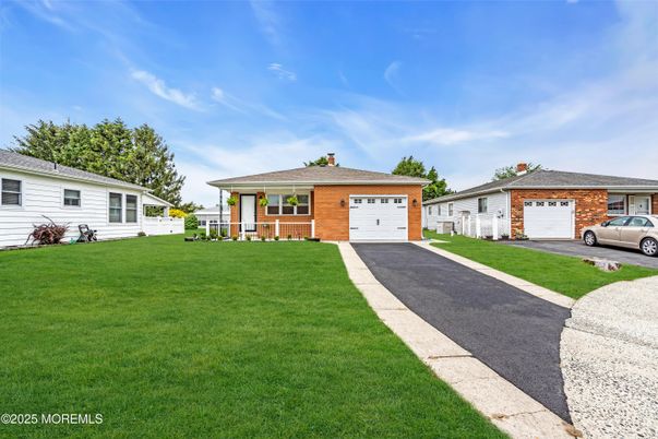Attached, Detached Garage, Exterior, Facade, Brick Facade, Ranch