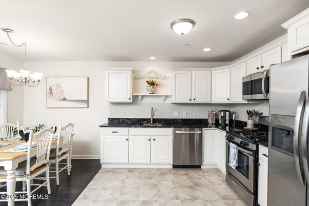 Chandelier, Dining room, Interior, Kitchen, Recessed Lighting, Stainless Steel Appliances
