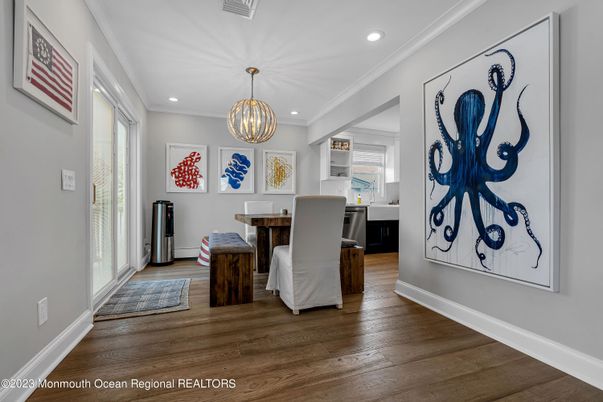 Chandelier, Dining room, Interior, Recessed Lighting, Wood Texture Flooring