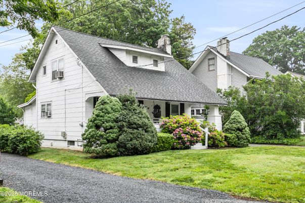 Exterior, Facade, Cape Cod