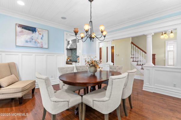 Chandelier, Dining room, Interior, Recessed Lighting, Wood Texture Flooring