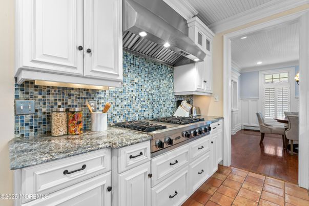 Dining room, Interior, Kitchen, Recessed Lighting, Stainless Steel Appliances, Wood Texture Flooring