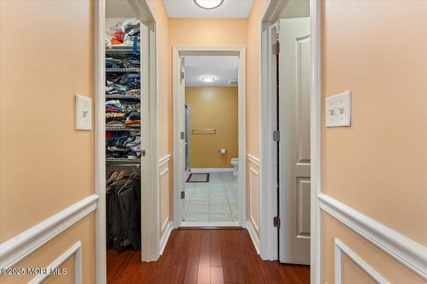 Interior, Walk-in Closets, Wood Texture Flooring