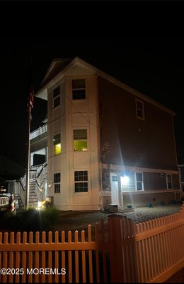 Exterior, Facade, None