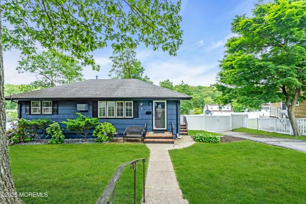 Backyard, Exterior, Facade, Ranch