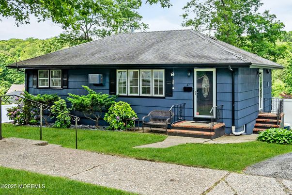Exterior, Facade, Cape Cod