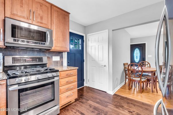 Dining room, Interior, Kitchen, Stainless Steel Appliances, Wood Texture Flooring
