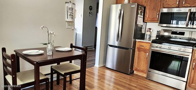 Dining room, Interior, Kitchen, Stainless Steel Appliances, Wood Texture Flooring