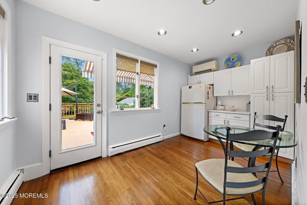 Dining room, Interior, Kitchen, Recessed Lighting, Wood Texture Flooring