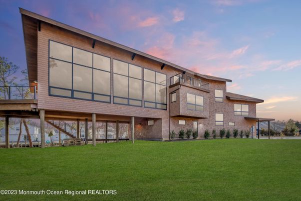 Backyard, Exterior, Facade, Brick Facade, Modern