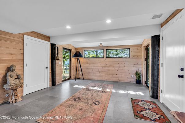 Empty room, Interior, Recessed Lighting, Wooden Walls