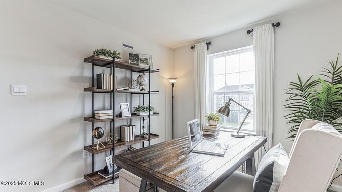 Home Office, Interior