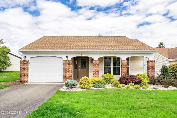 Attached, Exterior, Facade, Brick Facade, Ranch