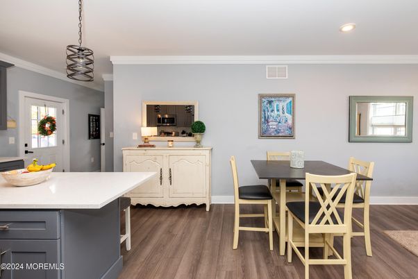 Dining room, Interior, Kitchen, Pendant Lights, Recessed Lighting, Wood Texture Flooring