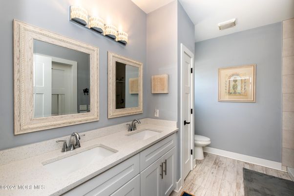 Bathroom, Dual Sink Vanities, Interior, Wood Texture Flooring