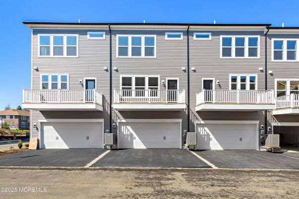 Attached, Exterior, Facade, Rowhouse