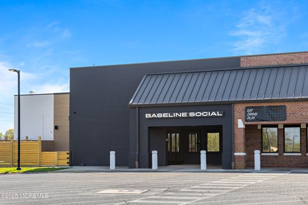 Exterior, Facade, Highrise