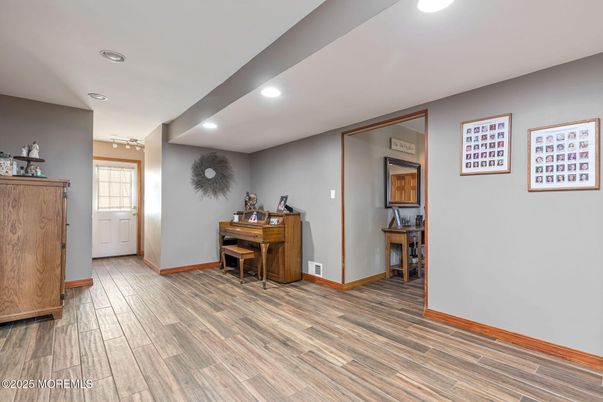 Interior, Piano, Recessed Lighting, Wood Texture Flooring