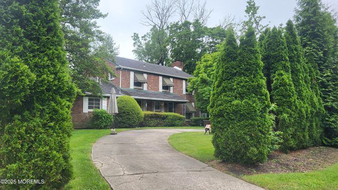 Exterior, Facade, Brick Facade, Split Level