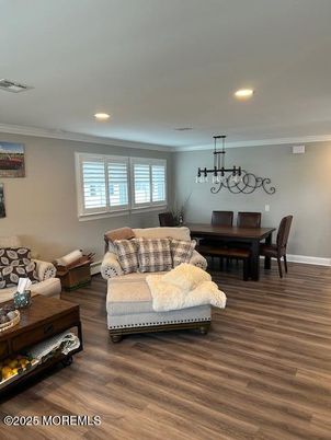 Dining room, Interior, Living room, Pendant Lights, Recessed Lighting, Wood Texture Flooring
