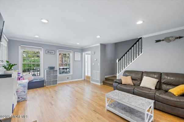Interior, Living room, Recessed Lighting, Wood Texture Flooring