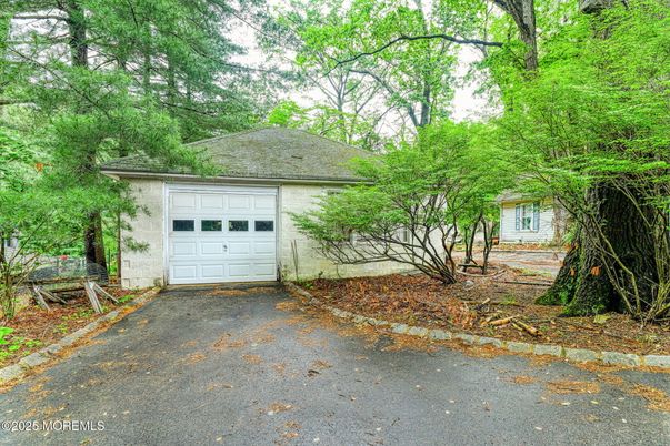 Detached Garage, Exterior