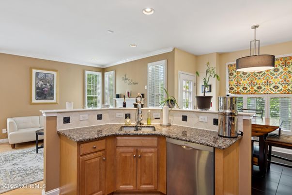 Dining room, Interior, Kitchen, Pendant Lights, Recessed Lighting, Wood Texture Flooring