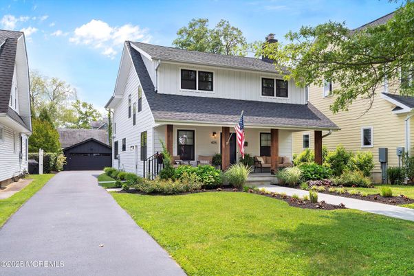 Detached Garage, Exterior, Facade, Split Level