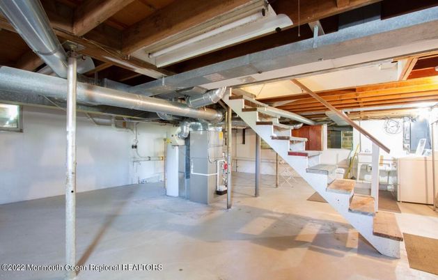 Interior, Washer, Wooden Beams