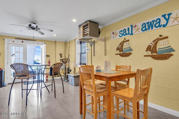 Dining room, Interior, Recessed Lighting