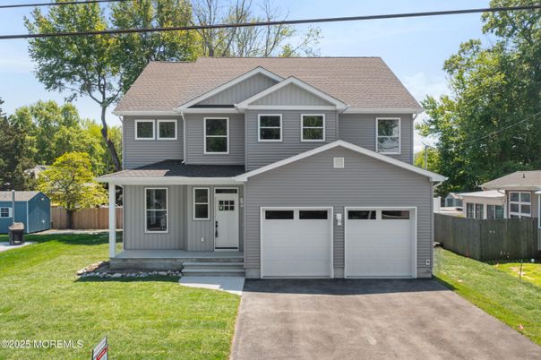 Attached, Exterior, Facade, Farmhouse