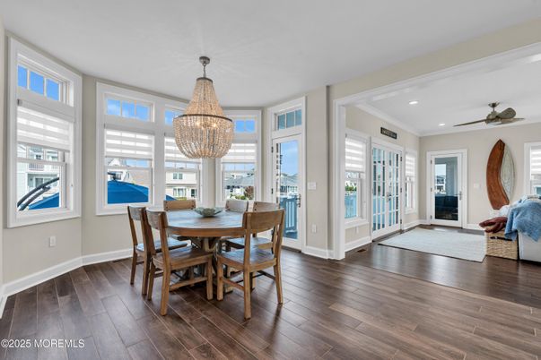 Chandelier, Dining room, Interior, Recessed Lighting, Wood Texture Flooring