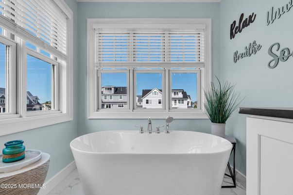 Bathroom, Free Standing Baths, Interior, Marble, Water