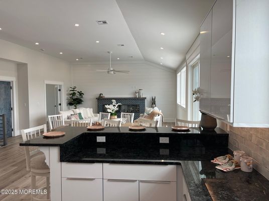 Dining room, Fireplace, Interior, Recessed Lighting, Wood Texture Flooring