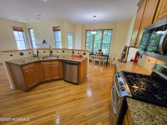 Dining room, Interior, Kitchen, Pendant Lights, Recessed Lighting, Wood Texture Flooring