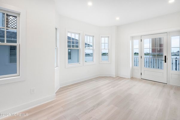 Empty room, Interior, Recessed Lighting, Water, Wood Texture Flooring