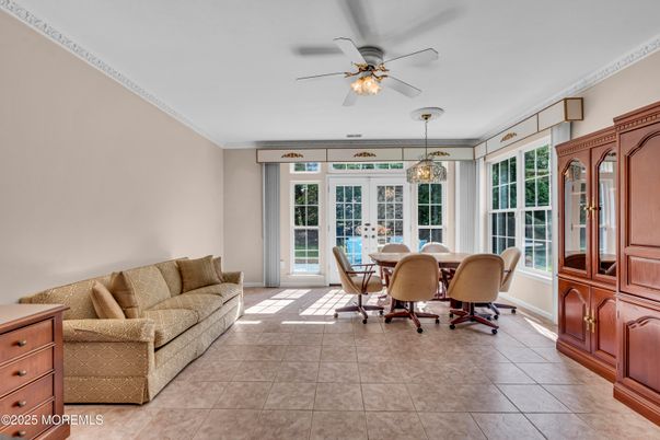 Dining room, Interior, Living room, Pendant Lights