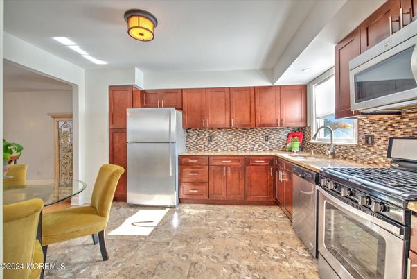 Dining room, Interior, Kitchen, Stainless Steel Appliances