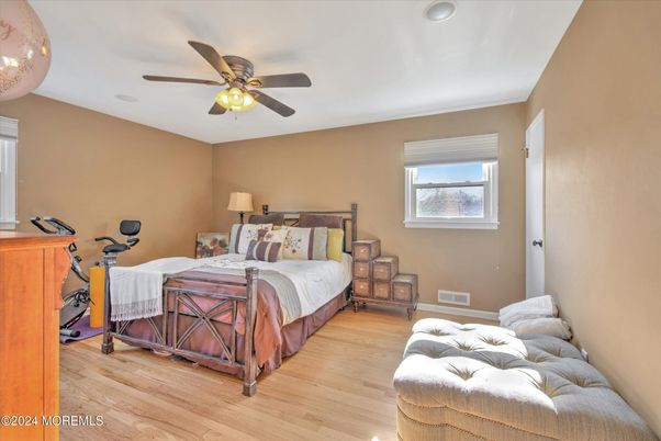 Bedroom, Fitness Equipment, Interior, Recessed Lighting, Wood Texture Flooring