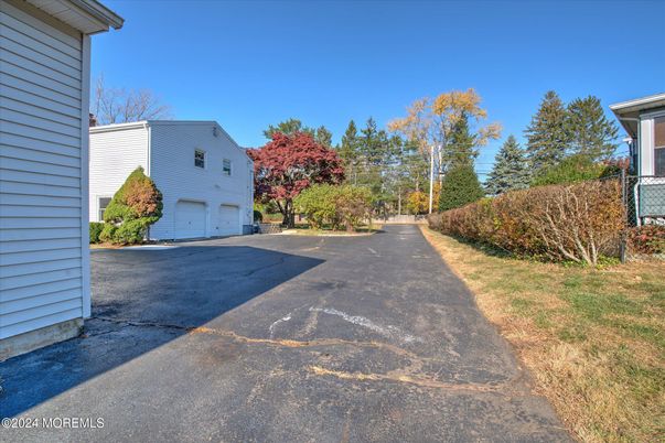 Detached Garage, Exterior