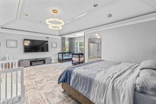 Bedroom, Chandelier, Interior, Pendant Lights, Recessed Lighting