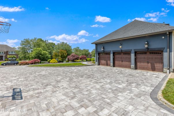 Detached Garage, Exterior