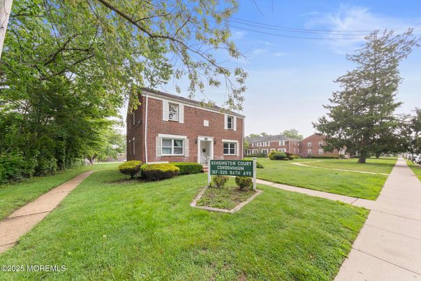 Backyard, Exterior, Facade, Brick Facade, Georgian