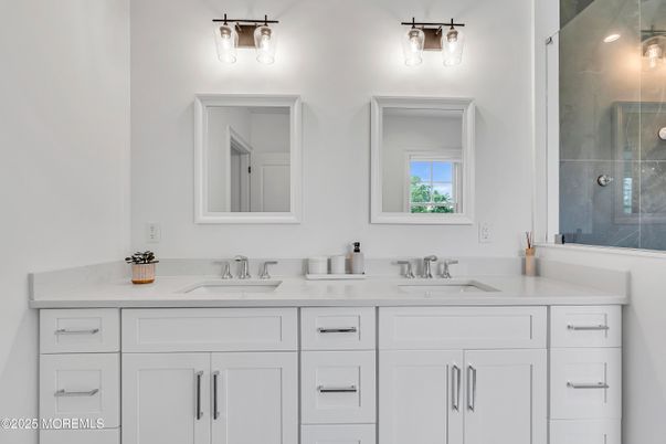 Bathroom, Dual Sink Vanities, Interior