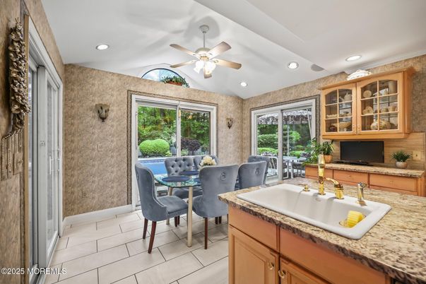 Dining room, Interior, Recessed Lighting